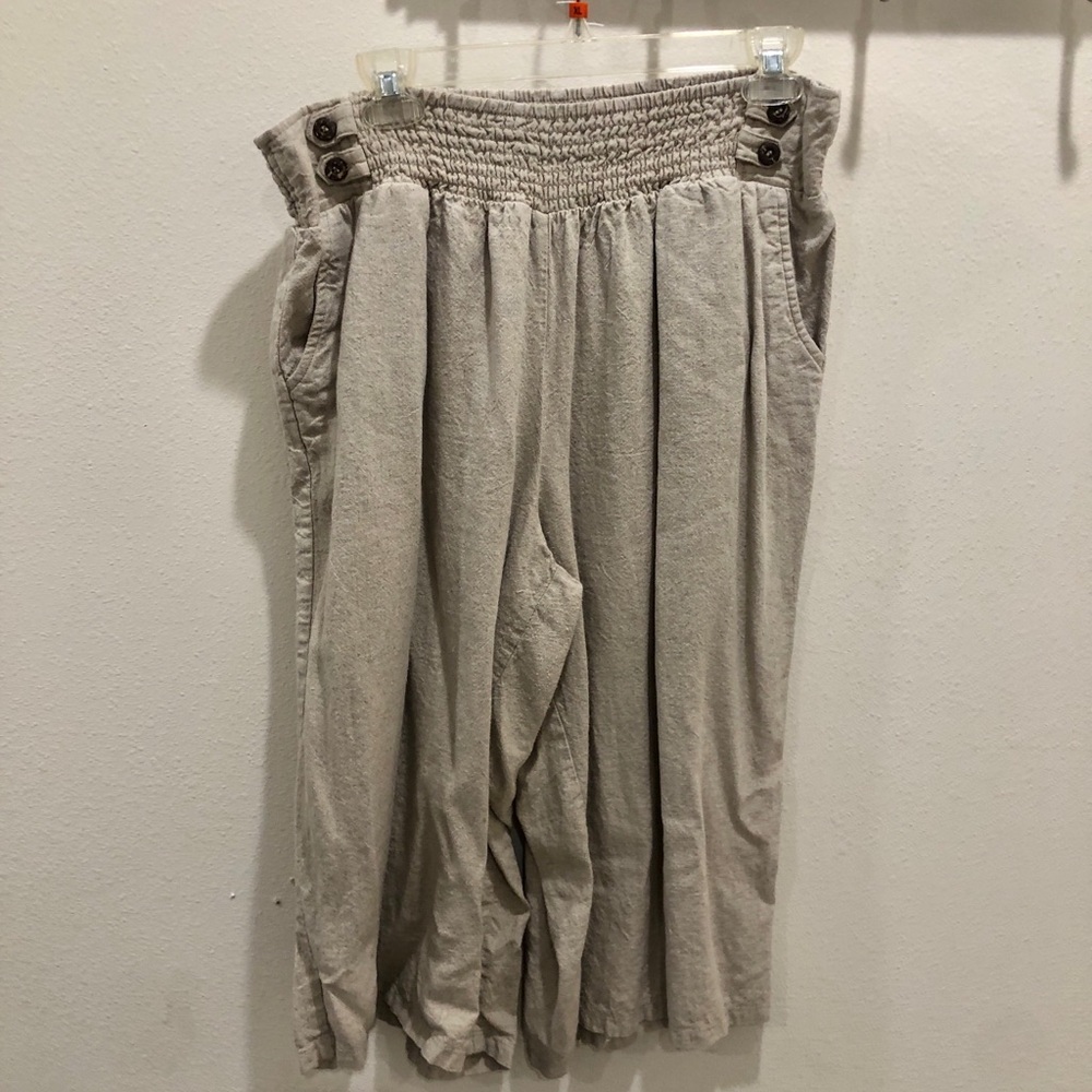 Beige Wide-Leg capri Pants with Button Detail